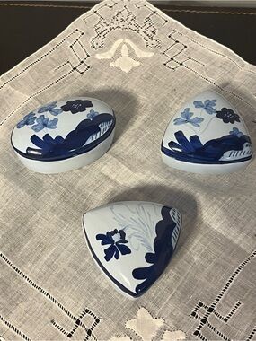 Italian “Imolarte” majolica Floral Ceramic Trinket Boxes - Set of 3